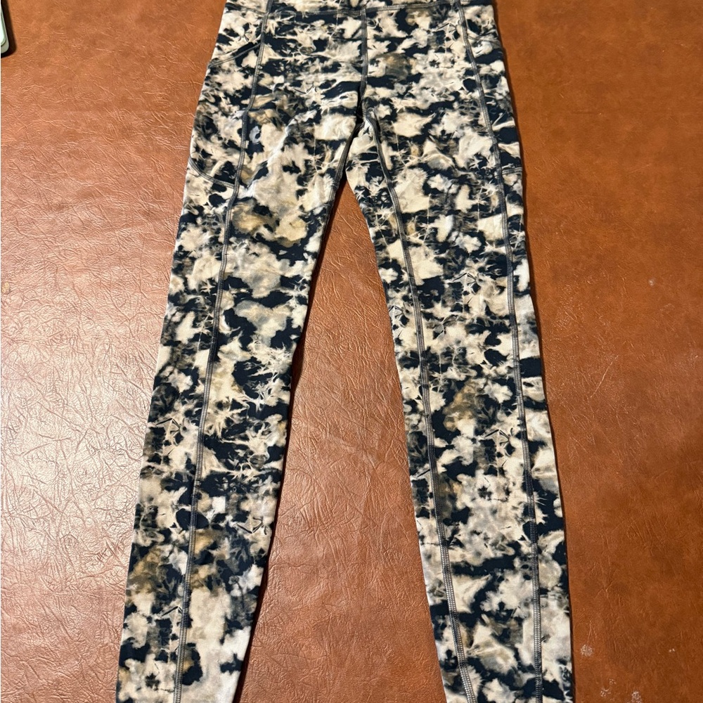 lululemon invigorate HR tight 28” - Size 6